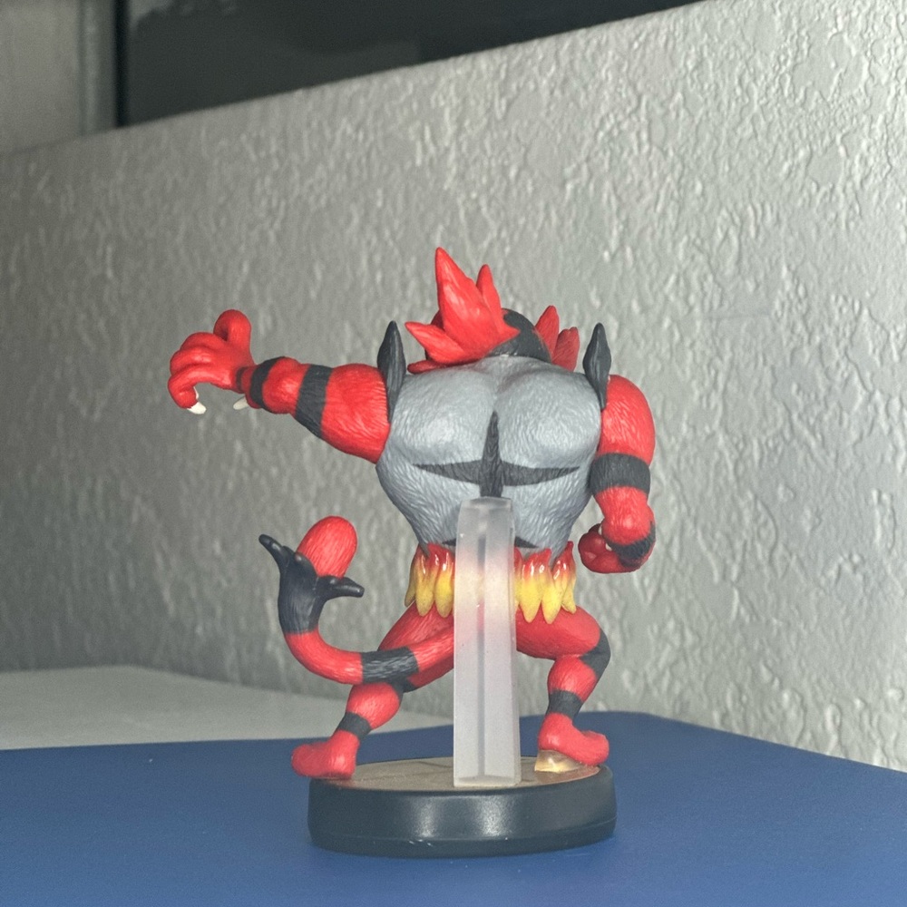Nintendo Incineroar Amiibo - Picture 2 of 3